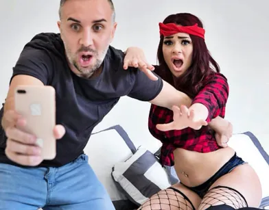 Рыжухе обломалась с романтическим свиданием, но классно потрахалась с соседом да еще и с выстелом на лицо