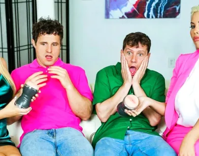 Сочные милфы меняются пасынками, чтобы получить удовольствие по новому