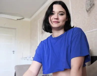 Русская девушка готова сосать большой болт друга, лишь бы не мыть посуду