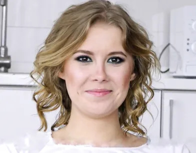 Вудмана растянул попу милашке во время порно кастинга