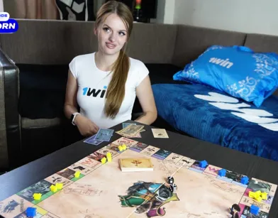 Игра в монополию закончилась сексом с подругой