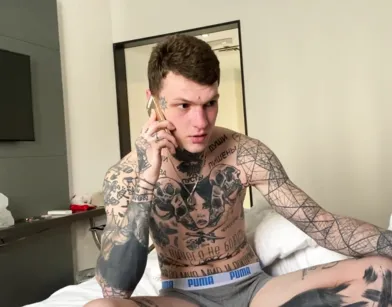 Приехал в Дубаи и заказал русскую девушку